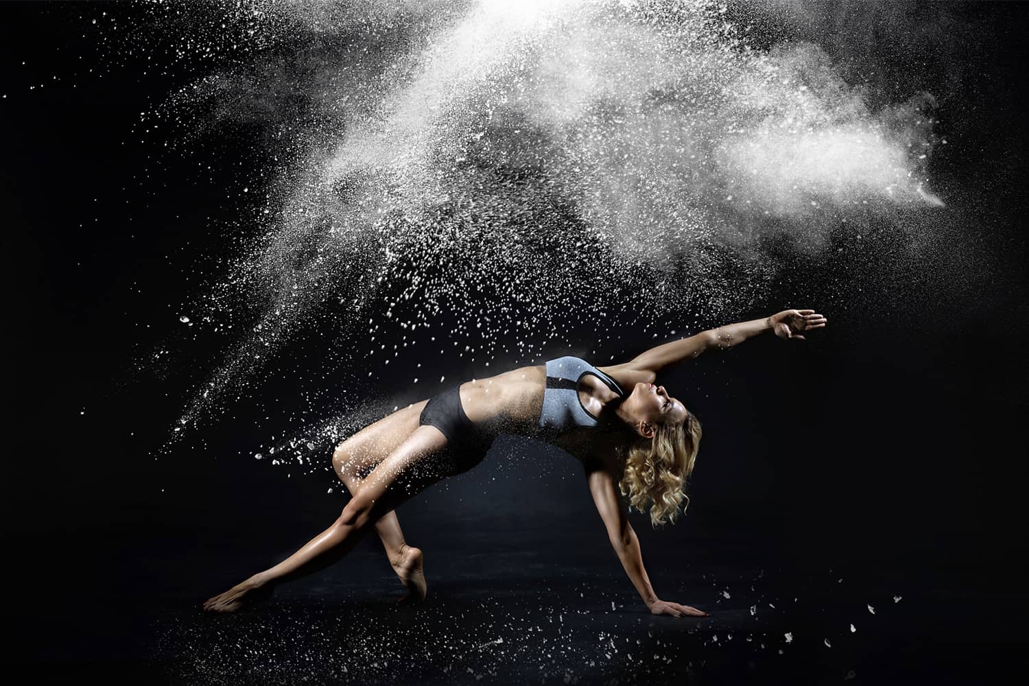 White powder 3.2 - 105 White powder overlays